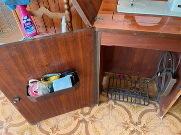 Macchina da cucire necchi mod261