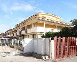 VILLA A SCHIERA A POMEZIA