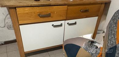 Tavolo di pranzo    . Piu mobile per la cucina