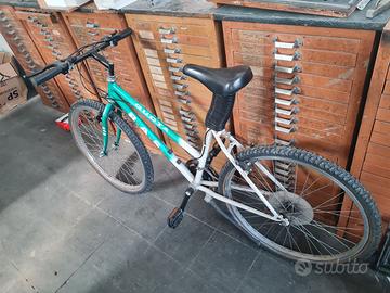 Bicicletta MTB da donna - cerchi da 26