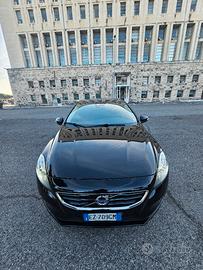 Volvo V40 D2 Business – 2015 – 140.000 km – Manual
