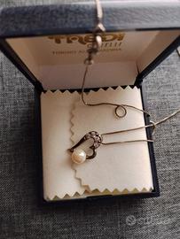 Collanina in argento con cuore e perla.