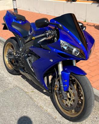 Yamaha r1
