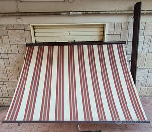 TENDA PER ESTERNO DA SOLE A MOLLA. FUORIGROTTA.