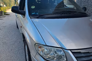 CHRYSLER VOYAGER
