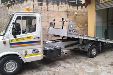 Carroattrezzi patente B Mercedes 307D scarrabile 