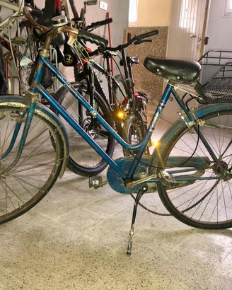 Bicicletta da donna blu ruota 26
