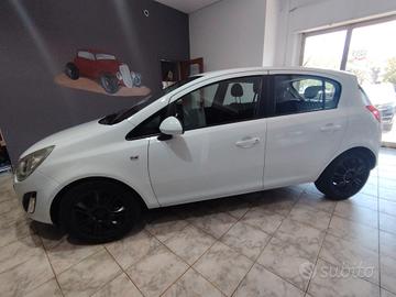 Opel Corsa 1.2 85CV 5 porte GPL-TECH Edition