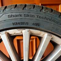 treno gomme estive seminuove 215/45/17