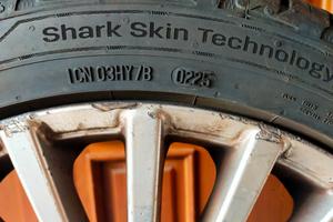 treno gomme estive seminuove 215/45/17