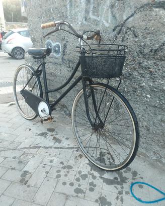 bicicletta  da passeggio retrò  