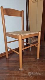 Coppia di sedie in legno