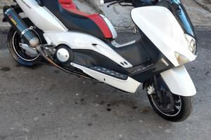 tmax 500 anno 2001