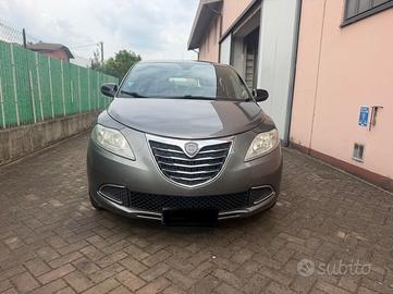 Lancia Ypsilon 1.2 69 CV 5 porte neopatentati unic
