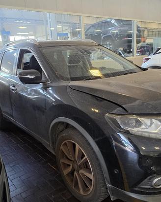 Nissan  X-Trail 2wd  7 posti  