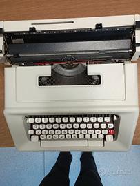 Macchina da scrivere Olivetti 45 j