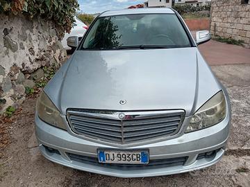 Mercedes C220 CDI 2007 – 400.000 km, diesel affida