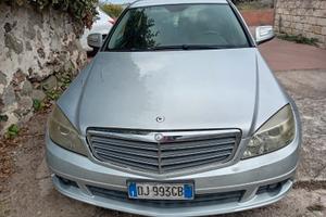 Mercedes C220 CDI 2007 – 400.000 km, diesel affida