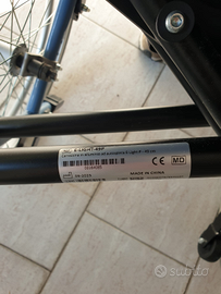 Carrozzina pieghevole modello E-light