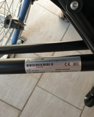Carrozzina pieghevole modello E-light