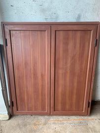 Portelloni in alluminio effetto legno a 2 ante