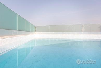 Esclusivo attico con piscina e jacuzzi