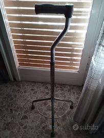 Tripode treppiedi per riabilitazione e per anziani