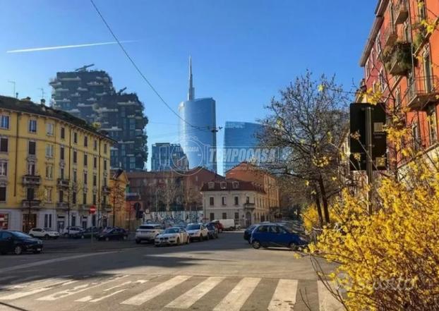 Appartamento a Milano Via COLA MONTANO 3 locali