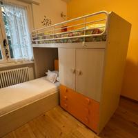 Cameretta ragazzi con doppio letto contenitivo