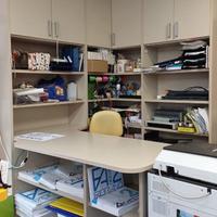 Banco/area di lavoro rialzato per negozio