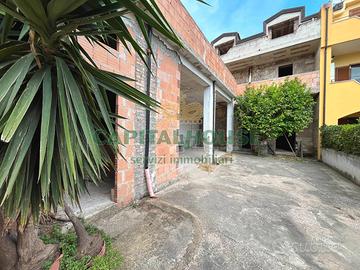 S1 - casa grezza in corte semi indipendente