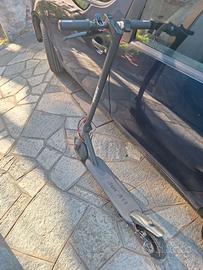 Monopattino elettrico ducati