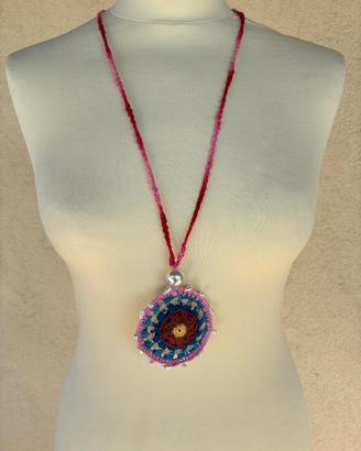 collana donna lavorata all'uncinetto in cotone 