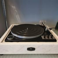 Garrard Zero su base in marmo