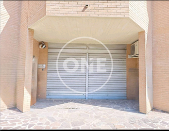 Locale commerciale Via Tino Buazzelli Roma