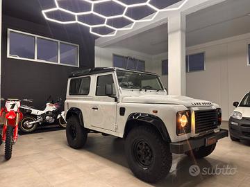 Land Rover Defender 90 2.2 TD4 Station Wagon E N1