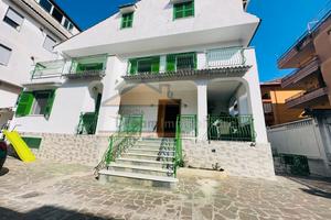 Villa indipendente Via Tiziano Rif.G1746