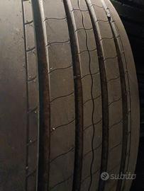 2 gomme camion 318/80 r 22.5 nuove con cerchio 