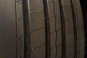 2 gomme camion 318/80 r 22.5 nuove con cerchio 