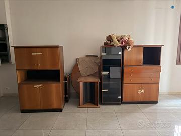 Arredamento vario + bancone bar