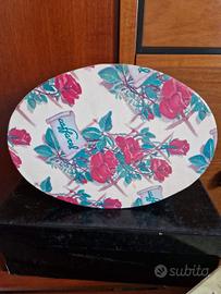 Scatola ovale della Caffarel  con romantiche rose 