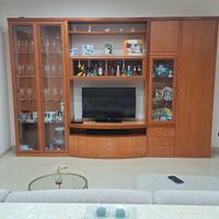 Cucina e parete attrezzata, senza elettrodomestici