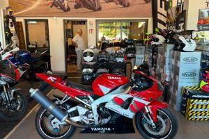 Yamaha YZF R1