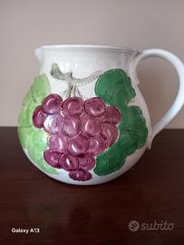 brocca vino originale con decorazione grappolo uva