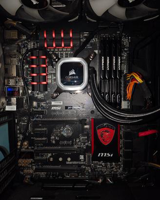 Scheda madre + CPU + RAM + dissipatore + PSU
