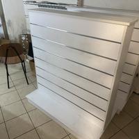 Mobile per negozio con ganci