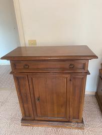 Credenza in legno massiccio