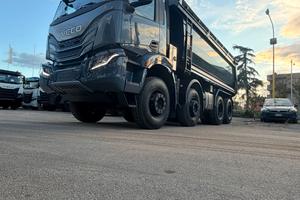 IVECO T-WAY CON ALLESTIMENTO RIBALTABILE ANDREOLI