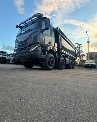 IVECO T-WAY CON ALLESTIMENTO RIBALTABILE ANDREOLI