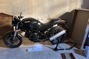Ducati Monster 695